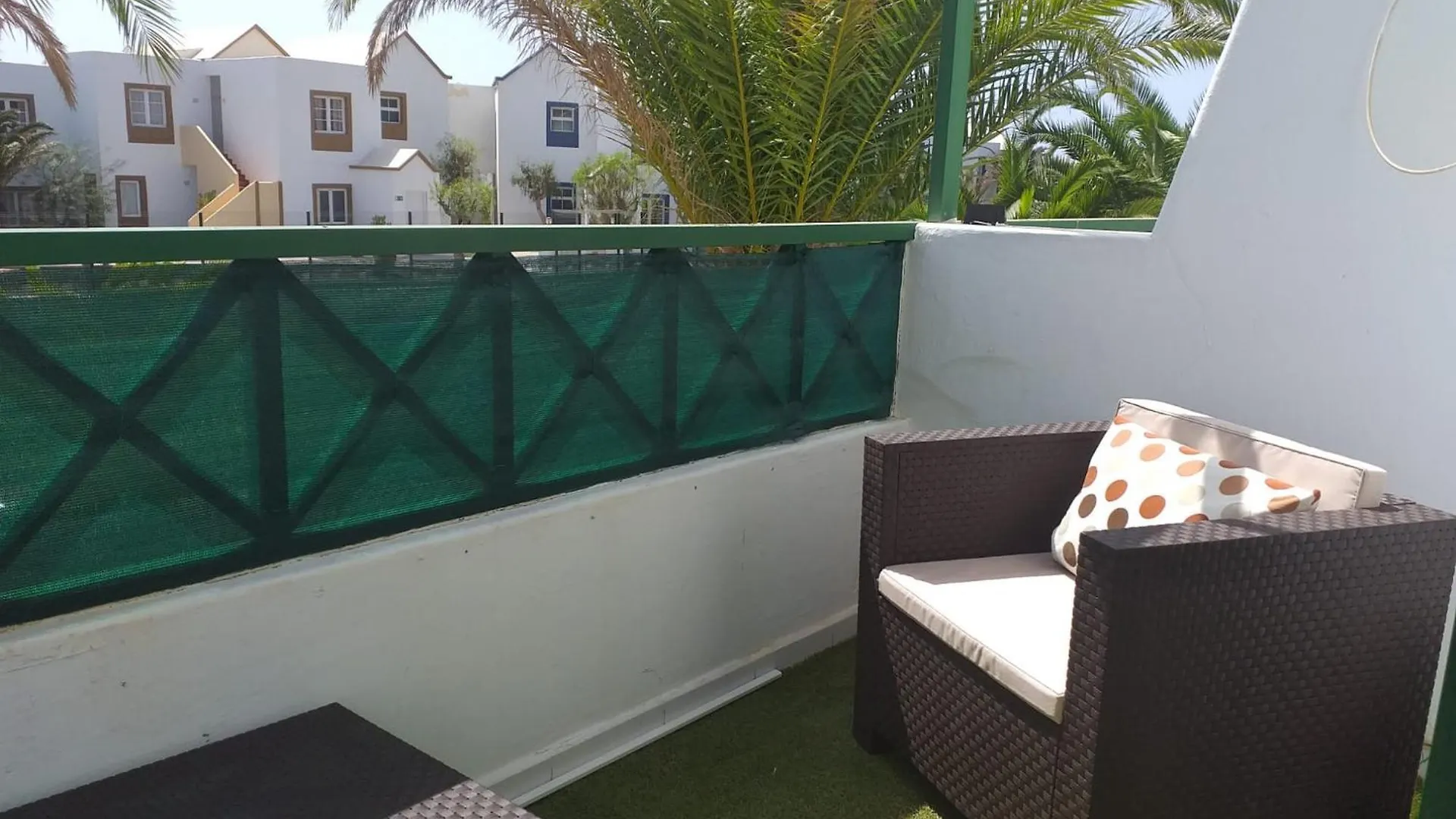 Apartment Duplex -The Sunny Hut - Swimming Pool - Free Wifi & Ac- Residence Las Marinas Puerto del Carmen  0*, Puerto del Carmen (Lanzarote)